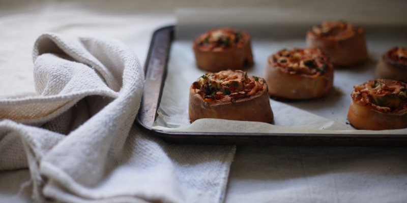 Yoghurt dough pizza scrolls